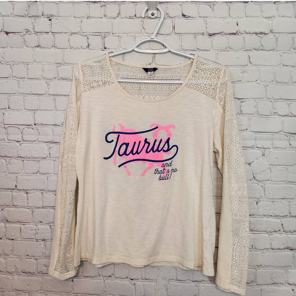 MV Sport Women's Taurus Zodiac Long sleeve Lace Trim Top M